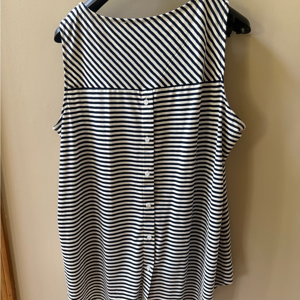 Size 2x Striped Black & White Sleeveless Top back of shirt has button Never Worn